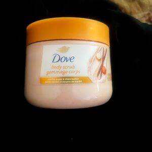 Dove Vanilla Sugar and Shea Butter Body Scrub
